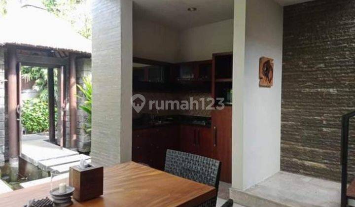 Villa Jual Lokasi Seminyak 1