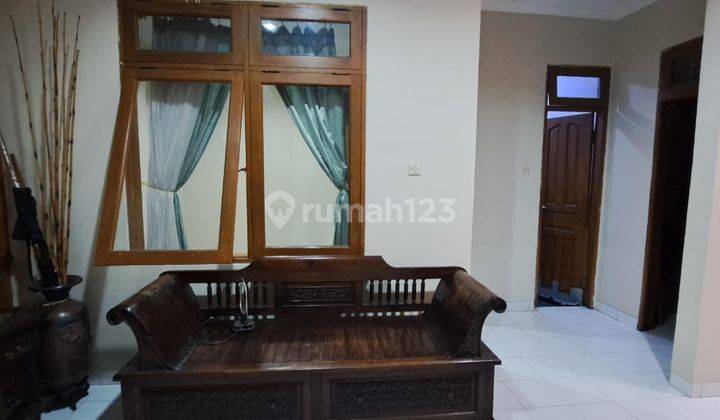 Rumah Green Ville Full Furnished, Kebun Jeruk, Jakarta Barat 10