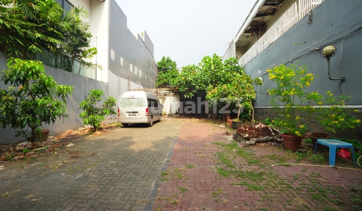 Disewakan Rumah Lokasi Sangat Strategis Cocok Utk Resto Area Menteng 2