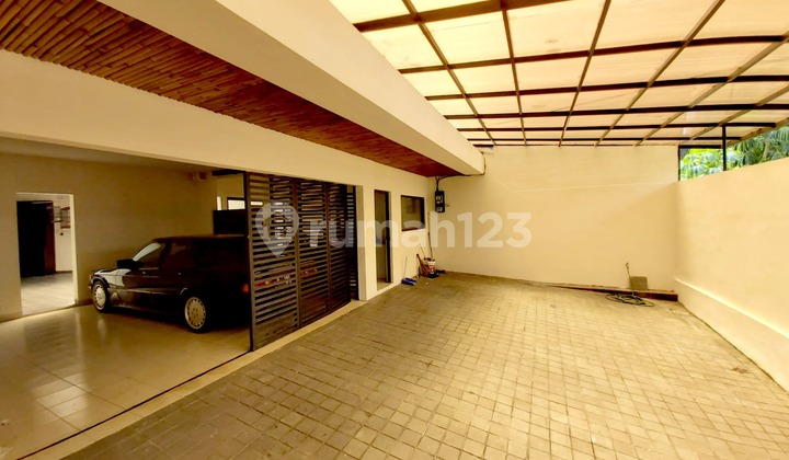 Disewakan Rumah Hunian Area Elite Simprug Disewakan Rumah Hunian Area Elite Simprug