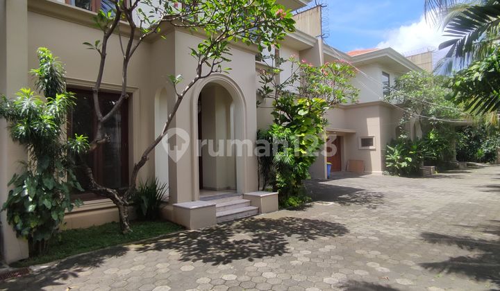 Disewakan Rumah Compound Modern Tropical Area Pejaten Barat Disewakan Rumah Compound Modern Tropical Area Pejaten Barat