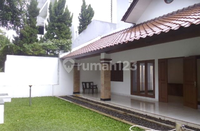 Disewakan Rumah Hunian atau Silent Office Area Senopati Kebayoran Baru