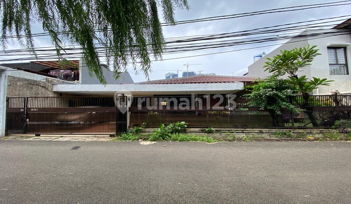 Dijual Rumah Butuh Renovasi Lingkungan Tenang Area Darmawangsa, Harg Murah
