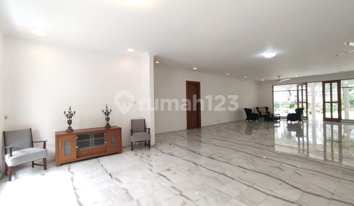 Dijual Rumah Lama Siap Huni Lokasi Tenang Area Kemang 2