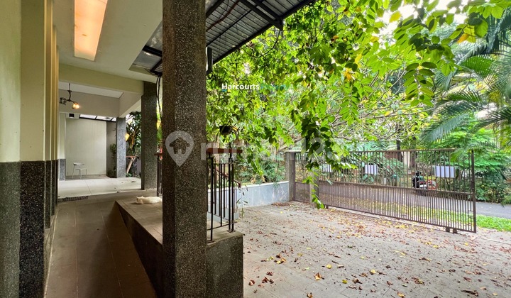 For Rent Modern Tropical House in Kebayoran Baru Area 2