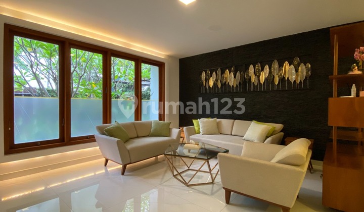 For Sale Modern Tropical House Strategic Location Near Pakubuwono Kebayoran Baru 2