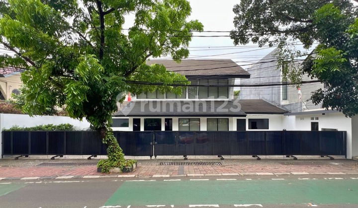 For Rent Commercial Space Suitable for Office/Clinic in Pakubuwono Area, Kebayoran Baru For Rent Commercial Space Suitable for Office/Clinic in Pakubuwono Area, Kebayoran Baru