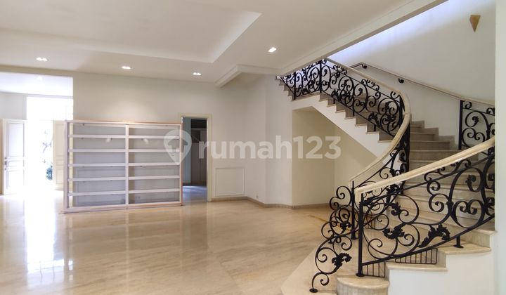For Rent: Modern Classic House Ready to Occupy in Kemang Area 2