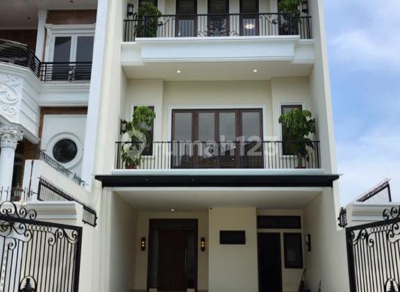 Dijual Rumah Brand New Modern Minimalis Lokasi Strategis Di Pondok Indah