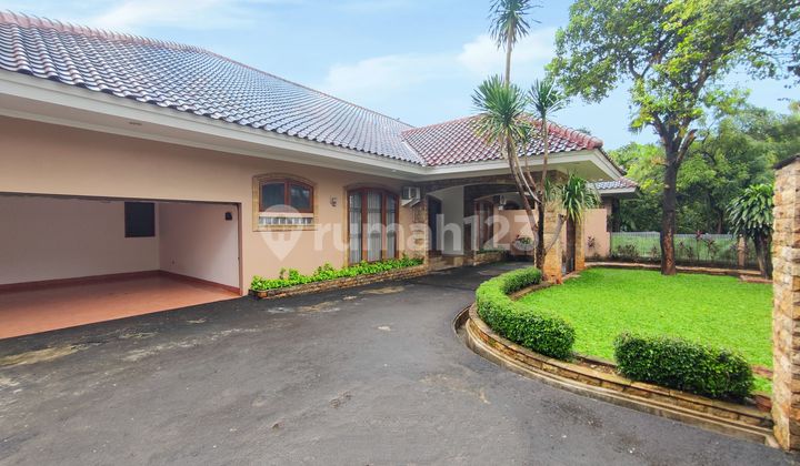 For Rent: House Suitable for Office, Spacious Parking Area, Jeruk Purut, Kemang.