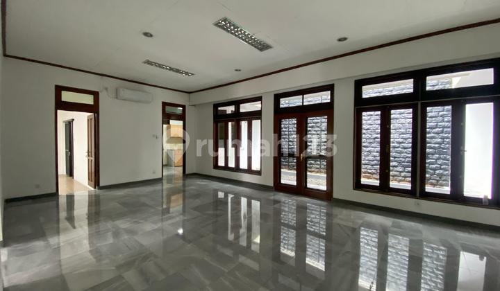 Disewakan Rumah Cocok Untuk Kantor Area Kebayoran Baru 2
