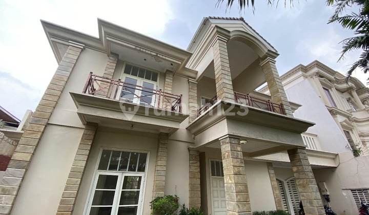 Disewakan Rumah Classsic Area Pondok Indah Disewakan Rumah Classsic Area Pondok Indah