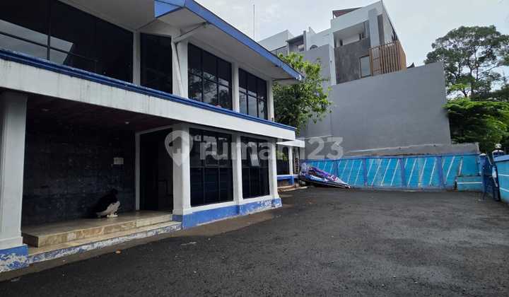 Disewakan Rumah Parkir Luas Cocok untuk Kantor Area Kemang 2