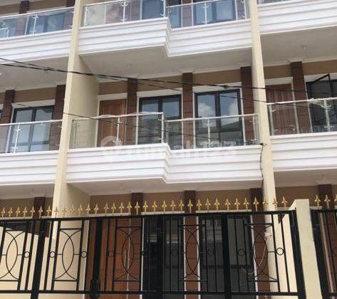 Rumah baru bagus di duri kepa  1