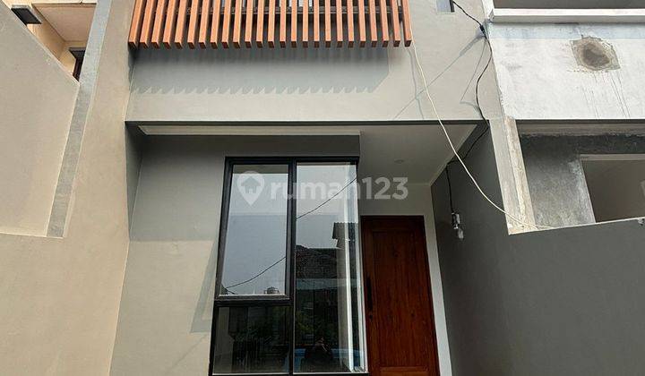 Rumah Baru Minimalis Di Jakarta Barat 1