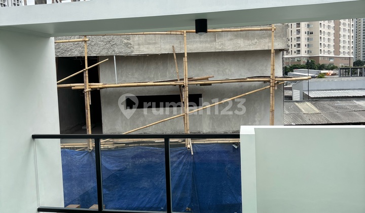 Rumah Minimalis Moderen Tanjung Duren Jakarta Barat