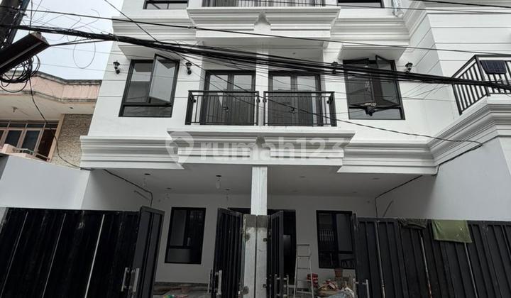 Rumah Baru di Duri Kepa Jalarta Barat Rumah Baru di Duri Kepa Jalarta Barat