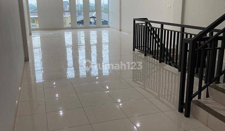 Disewakan Ruko Burgundy Sumarecon Bekasi, Bekasi 4