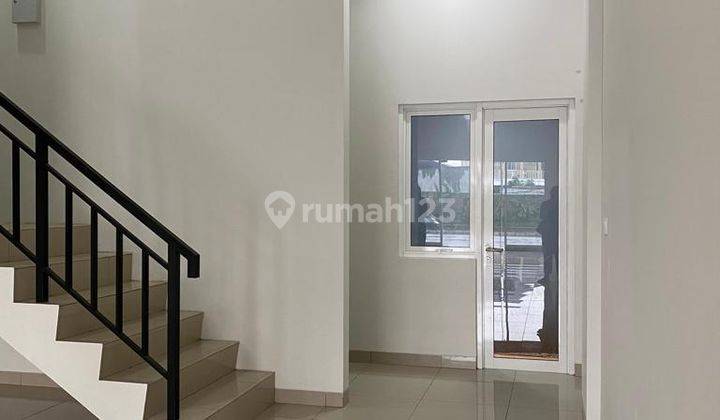 Disewakan Ruko Burgundy Sumarecon Bekasi, Bekasi 8