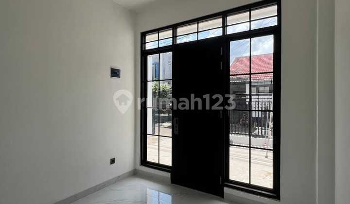 Rumah Mewah Modern Classic Bebas Banjir Dekat Stasium.kencana Loka Bsd 2