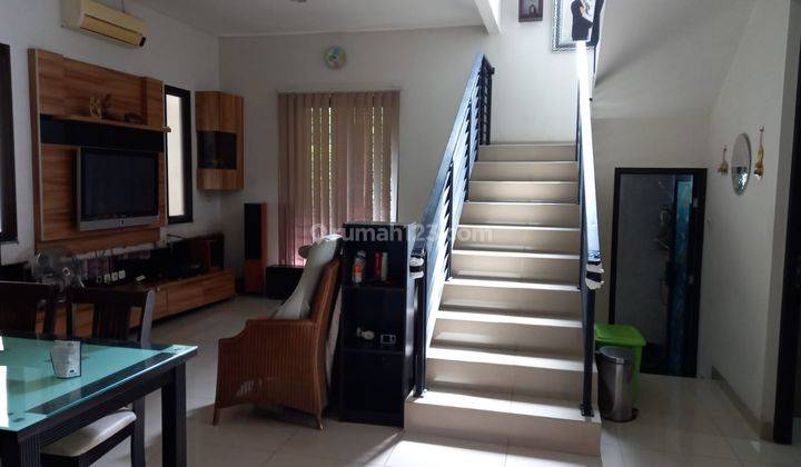 Dijual Rumah Nyaman Asri 2 Lantai di Pavilion BSD 1