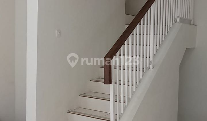 Dijual Rumah Cantik dan Asri di Discovery Bintaro 2