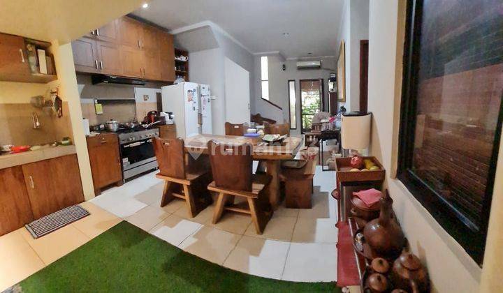 Dijual Rumah cantik siap huni di Emerald Bintaro 1