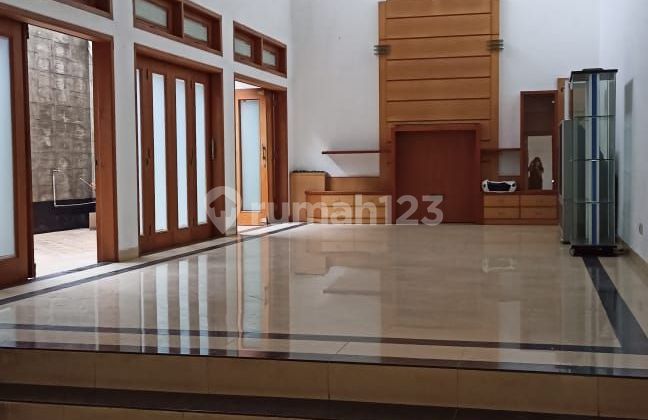 For Sale Spacious Comfortable Garden House in Camar Bintaro South Tangerang 2