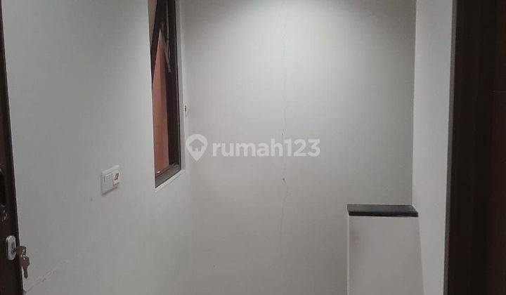 Jual Cepat  Rumah Cantik 2,5 Lantai Siap Huni Kireina Nusaloka Bsd 2