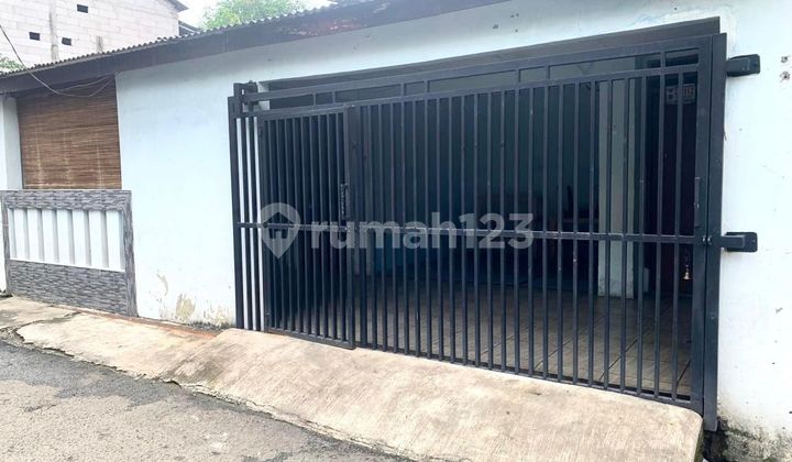 Rumah Pingir Jalan.dekat Stasiun Dan Tol Bintaro.tangerang Selatan