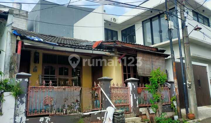 Affordable House in Villa Bintro Indah - End.
