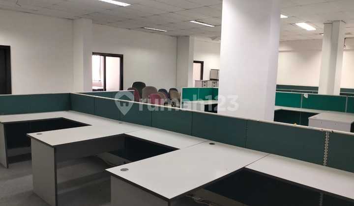 FOR RENT FORMER OFFICE JALAN SUMATERA CENTRAL SURABAYA FOR RENT FORMER OFFICE JALAN SUMATERA CENTRAL SURABAYA