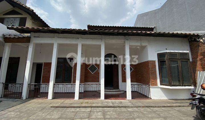 CHEAP FOR RENT House on Jambi Street, Central Surabaya CHEAP FOR RENT House on Jambi Street, Central Surabaya
