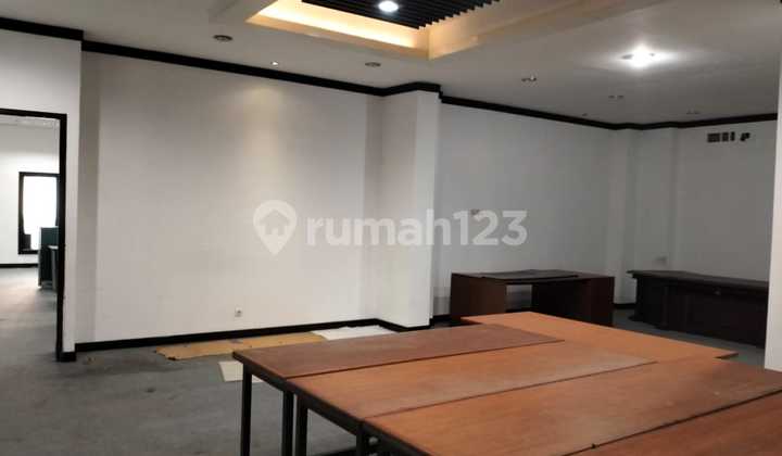 FOR RENT FORMER OFFICE JALAN SUMATERA CENTRAL SURABAYA FOR RENT FORMER OFFICE JALAN SUMATERA CENTRAL SURABAYA