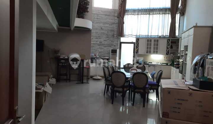 Price Drop & Rare Commercial Building for Rent on Polisi Istimewa Street - Central Surabaya Price Drop & Rare Commercial Building for Rent on Polisi Istimewa Street - Central Surabaya