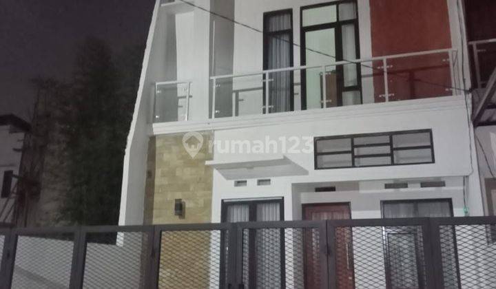 Rumah 2 Kantai Siap Huni Dalam Komplek Yang Asri Dekat Stasiun Depok 2