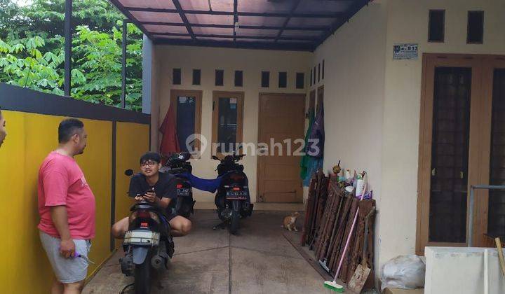 Di Jual cepat Rumah dalam komplek di lokasi strategis beji kukusan depok 2