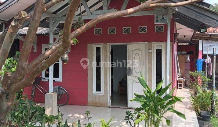 Di jual rumah 5 menit stasiun depok dengan halaman luas di lokasi strategis 1