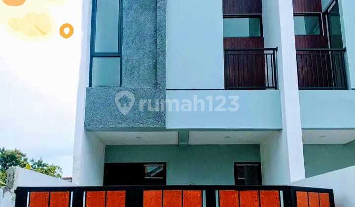 Rumah 2 Lantai Siap Huni Dekat Stasiun Depok