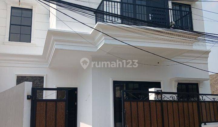 Rumah 2 Lantai Di Lokasi Strategis Dekat Stasiun Depok 1