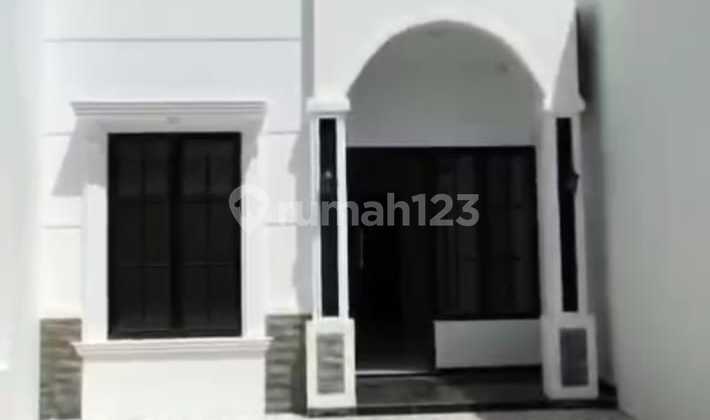 Ready-to-Live House in Strategic Location Depok 2 Near Depok Station