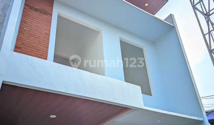 Rumah Modern Termurah Di Jakarta Timur Nempel Lrt 