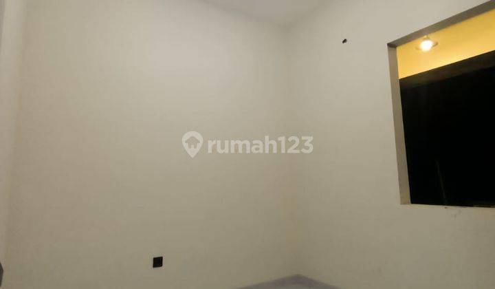 Rumah 2 Lantai Siap Huni Lokasi Depok Dekat Stasiun 2