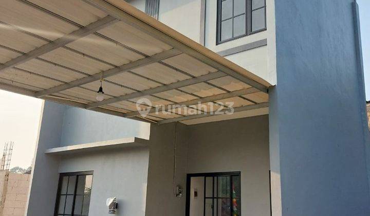 Rumah 2 Lantai Di Jalan Utama Dekat Stasiun Depok 2