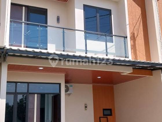 Rumah Selangkah Tb Simatupang Dan 2 Pintu Lrt 