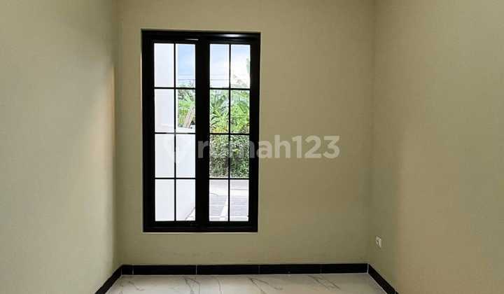 Rumah Siap Huni Dekat Stasiun Kereta Depok 2