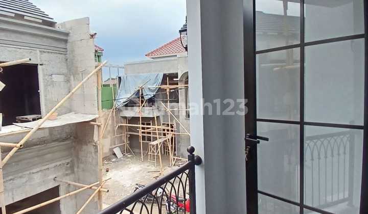 Rumah Siap Huni Dekat Stasiun Kereta Depok