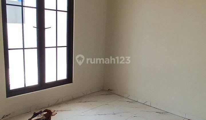 Rumah 2 Lantai Siap Huni Lokasi Dekat Stasiun Depok 2