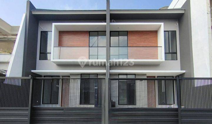 Rumah 2 Lantai Bagus SHM di Kertajaya Indah, Surabaya 1