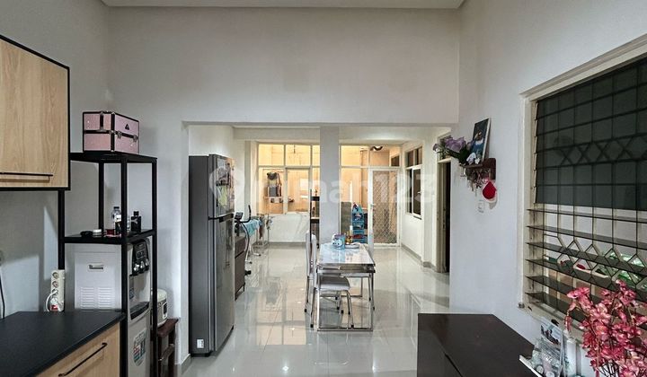 Rumah Bagus Furnished SHM Wiyung, Surabaya